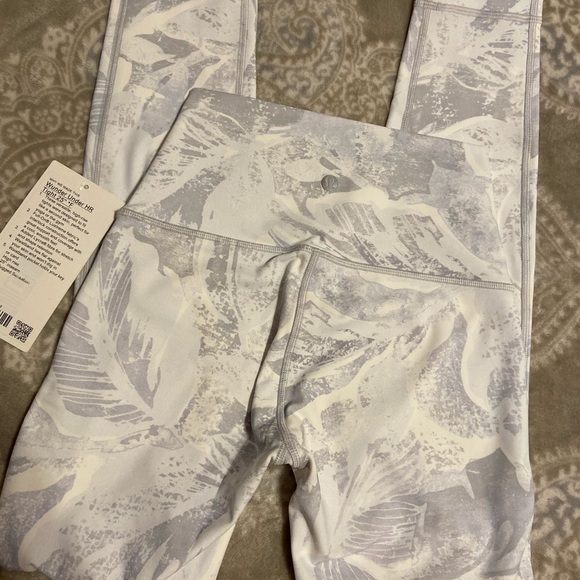 SOLD Lululemon Wunder Under High Rise SOLD - Picture 3 of 3